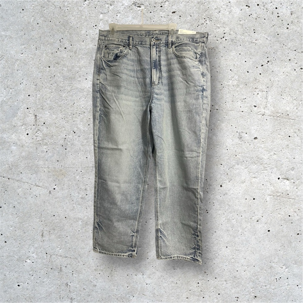 American eagle women’s Light Wash Jeans